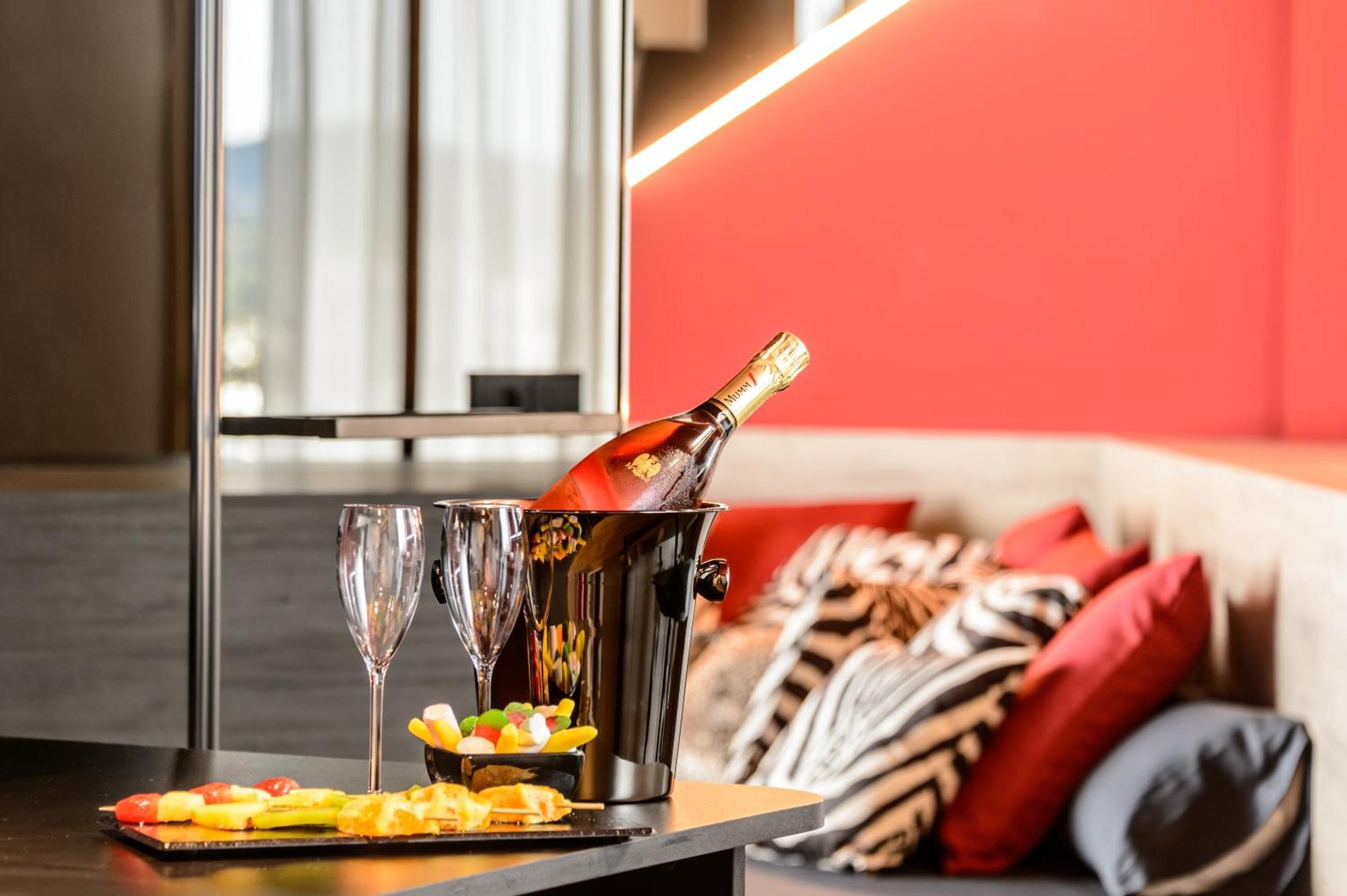Hotel Vibra District - Adults Only San Antonio  Bagian luar foto