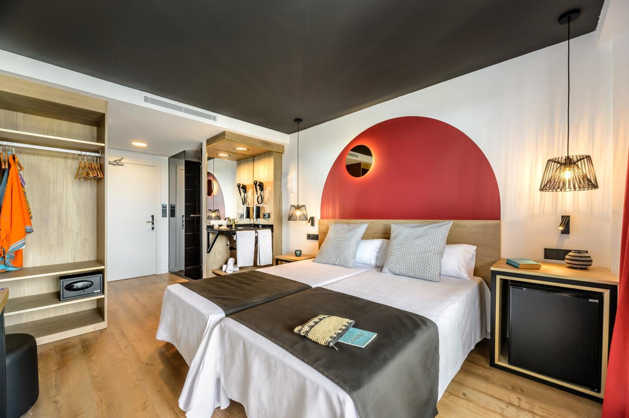 Hotel Vibra District - Adults Only San Antonio  Bagian luar foto